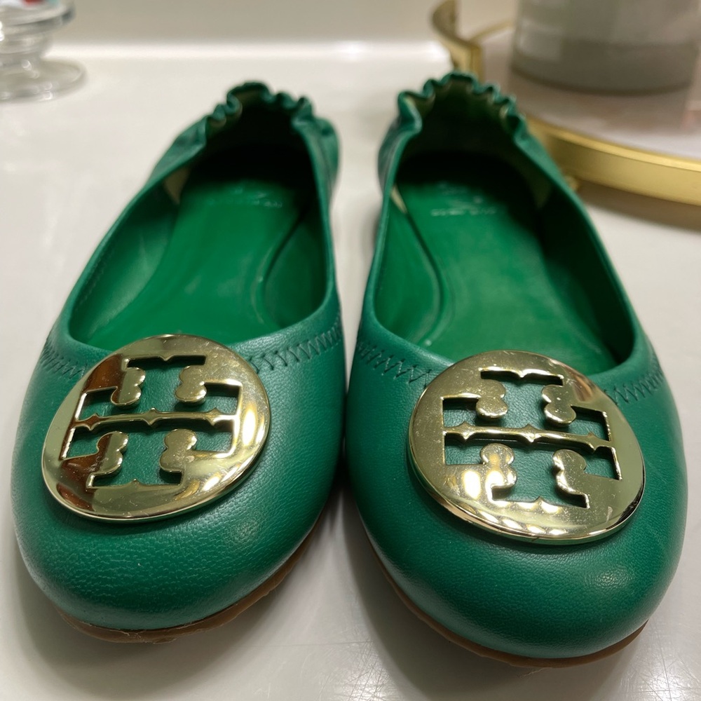 Tory Burch Green Flats with Gold Logo